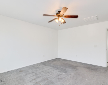 4230 E Windsor Drive - Photo Thumbnail 11