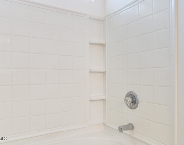 4230 E Windsor Drive - Photo Thumbnail 10