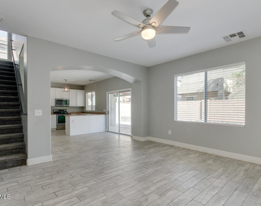 4230 E Windsor Drive - Photo Thumbnail 28