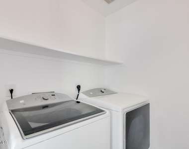 4230 E Windsor Drive - Photo Thumbnail 7