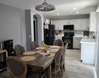 14270 N 154th Lane N - Photo Thumbnail 6
