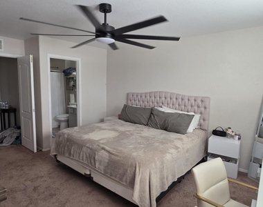 14270 N 154th Lane N - Photo Thumbnail 9