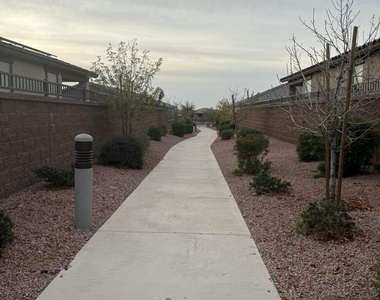 19605 W Cambridge Avenue - Photo Thumbnail 35
