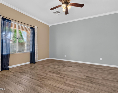 19296 W Adams Street - Photo Thumbnail 28