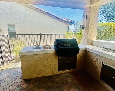12657 W Fetlock Trail - Photo Thumbnail 14