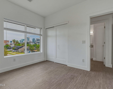 622 N 9th Avenue - Photo Thumbnail 11