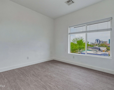 622 N 9th Avenue - Photo Thumbnail 13
