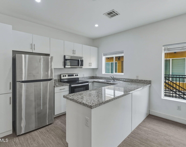622 N 9th Avenue - Photo Thumbnail 10