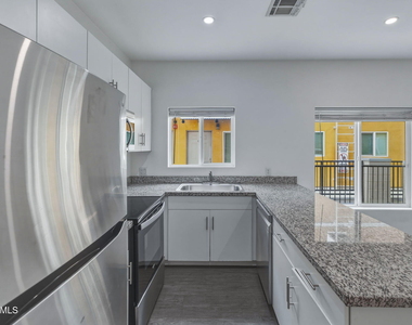 622 N 9th Avenue - Photo Thumbnail 6