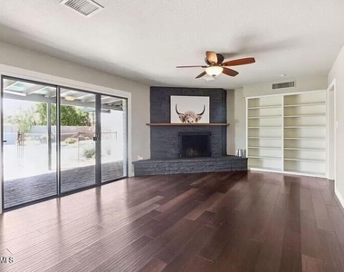 3013 S Fairway Drive - Photo Thumbnail 8