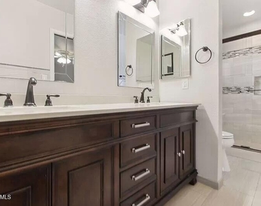 3013 S Fairway Drive - Photo Thumbnail 16