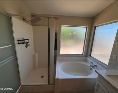 1470 W Armstrong Way - Photo Thumbnail 21