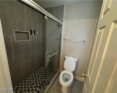 1470 W Armstrong Way - Photo Thumbnail 31