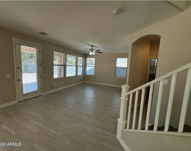 1470 W Armstrong Way - Photo Thumbnail 3