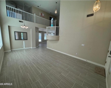 1470 W Armstrong Way - Photo Thumbnail 1