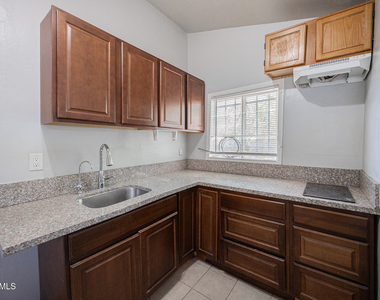 610 N 9th Street - Photo Thumbnail 8