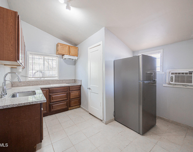 610 N 9th Street - Photo Thumbnail 6