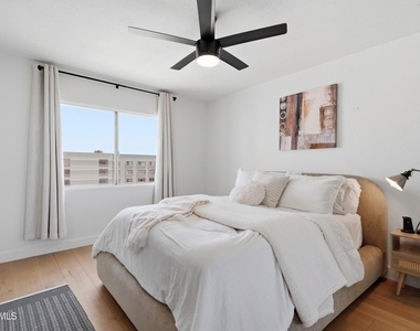 7920 E Camelback Road - Photo Thumbnail 10