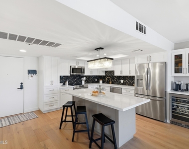 7920 E Camelback Road - Photo Thumbnail 5