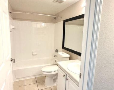 15155 Michelangelo Boulevard - Photo Thumbnail 12