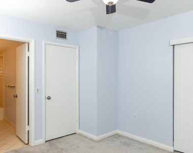 7406 74th Way - Photo Thumbnail 27