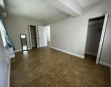 1681 Ne 51st Court - Photo Thumbnail 6