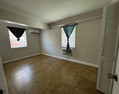 1681 Ne 51st Court - Photo Thumbnail 5