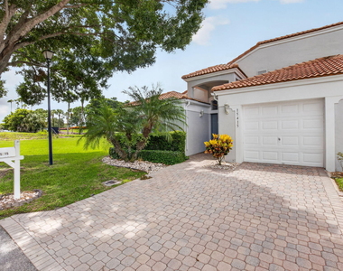 15415 Summer Lake Drive - Photo Thumbnail 5