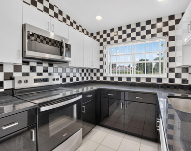 15415 Summer Lake Drive - Photo Thumbnail 22