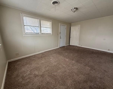 1750 Walnut Street - Photo Thumbnail 8