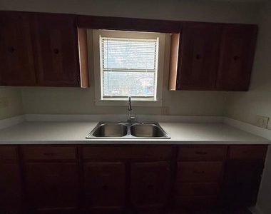 1750 Walnut Street - Photo Thumbnail 5