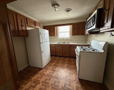 1750 Walnut Street - Photo Thumbnail 4