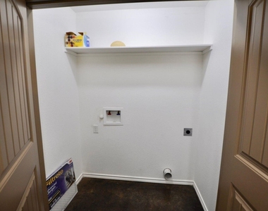 663 W Tarleton Street - Photo Thumbnail 13