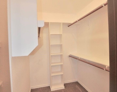 663 W Tarleton Street - Photo Thumbnail 12