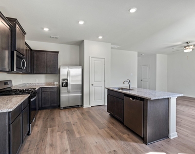 8433 White Wolf Trail - Photo Thumbnail 4