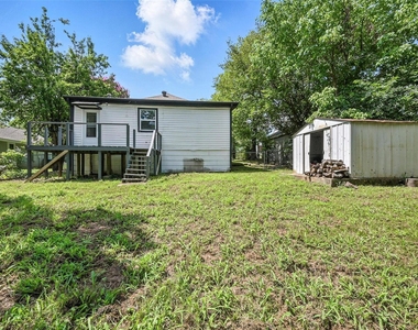903 W Baker Street - Photo Thumbnail 9