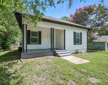 903 W Baker Street - Photo Thumbnail 11