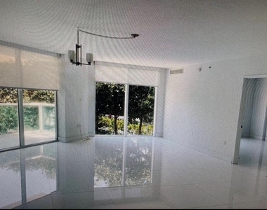 250 Sunny Isles Boulevard - Photo Thumbnail 3