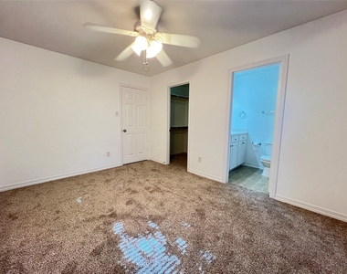 403 W Oak Street - Photo Thumbnail 7