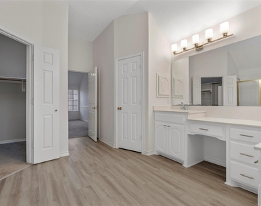2810 Glenwick Court - Photo Thumbnail 11