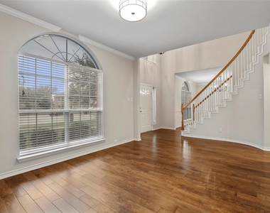 2810 Glenwick Court - Photo Thumbnail 28