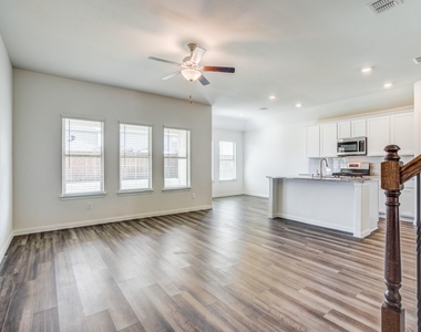 213 Cedar Canyon Drive - Photo Thumbnail 4