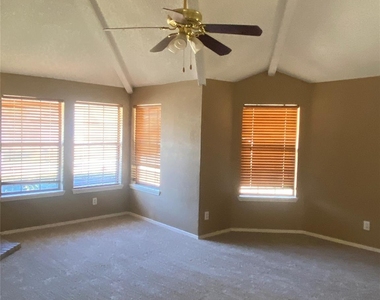 4370 Ashley Lane - Photo Thumbnail 5