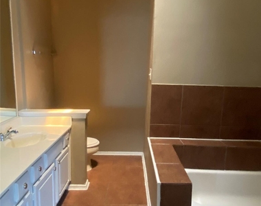 4370 Ashley Lane - Photo Thumbnail 16