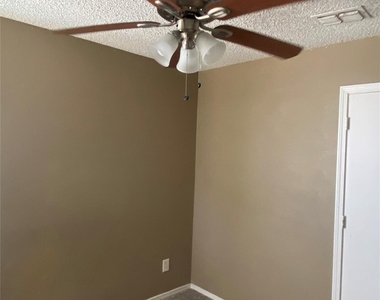 4370 Ashley Lane - Photo Thumbnail 10