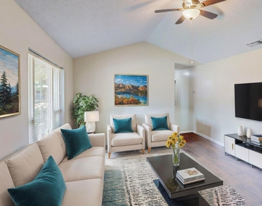 204 Pine Street - Photo Thumbnail 6