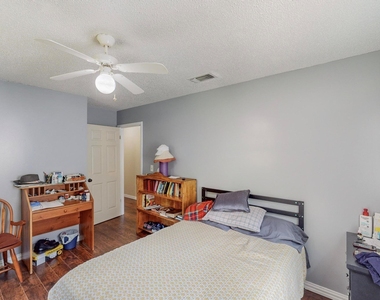 204 Pine Street - Photo Thumbnail 20