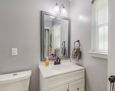 204 Pine Street - Photo Thumbnail 17