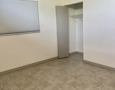 1238 W Malibu Drive - Photo Thumbnail 16