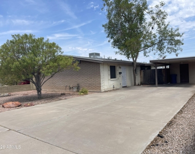 1238 W Malibu Drive - Photo Thumbnail 3